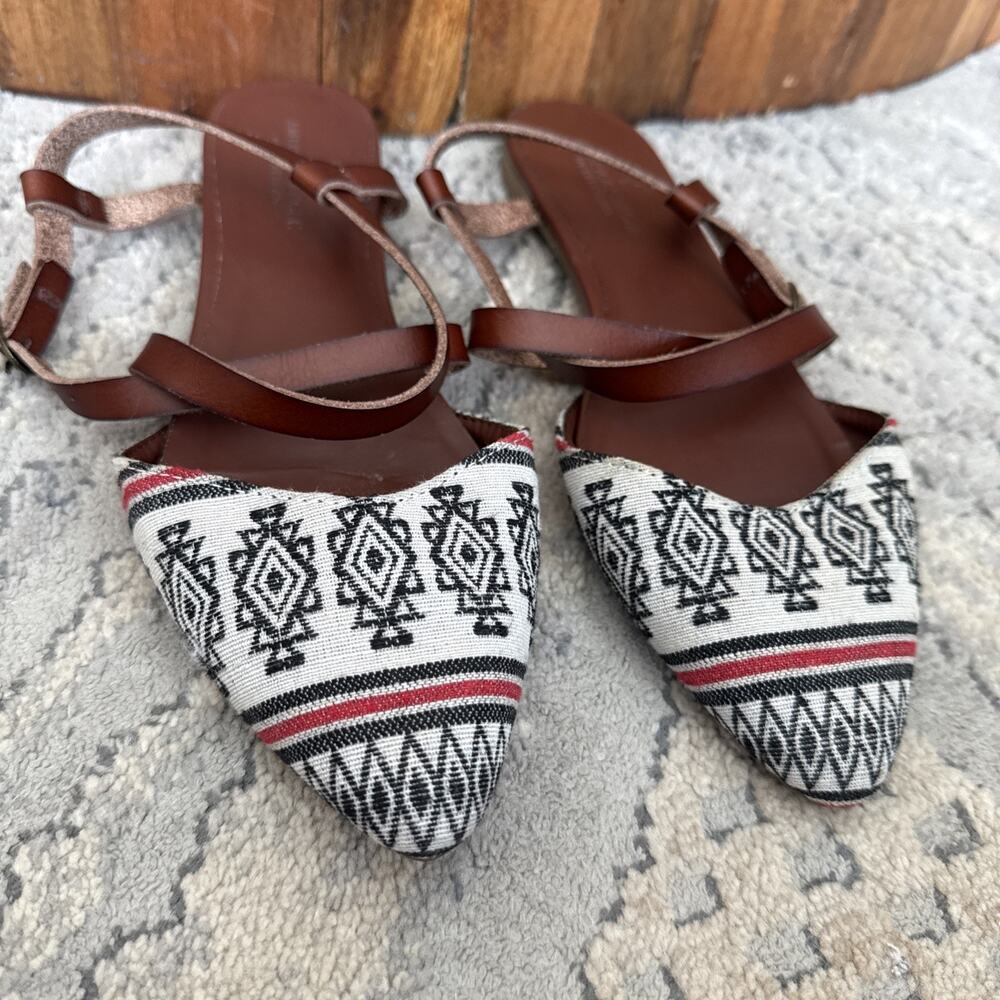 American Eagle Outfitters Fabric Aztec Ballet Flats Sandals Pointed Toe 8.5